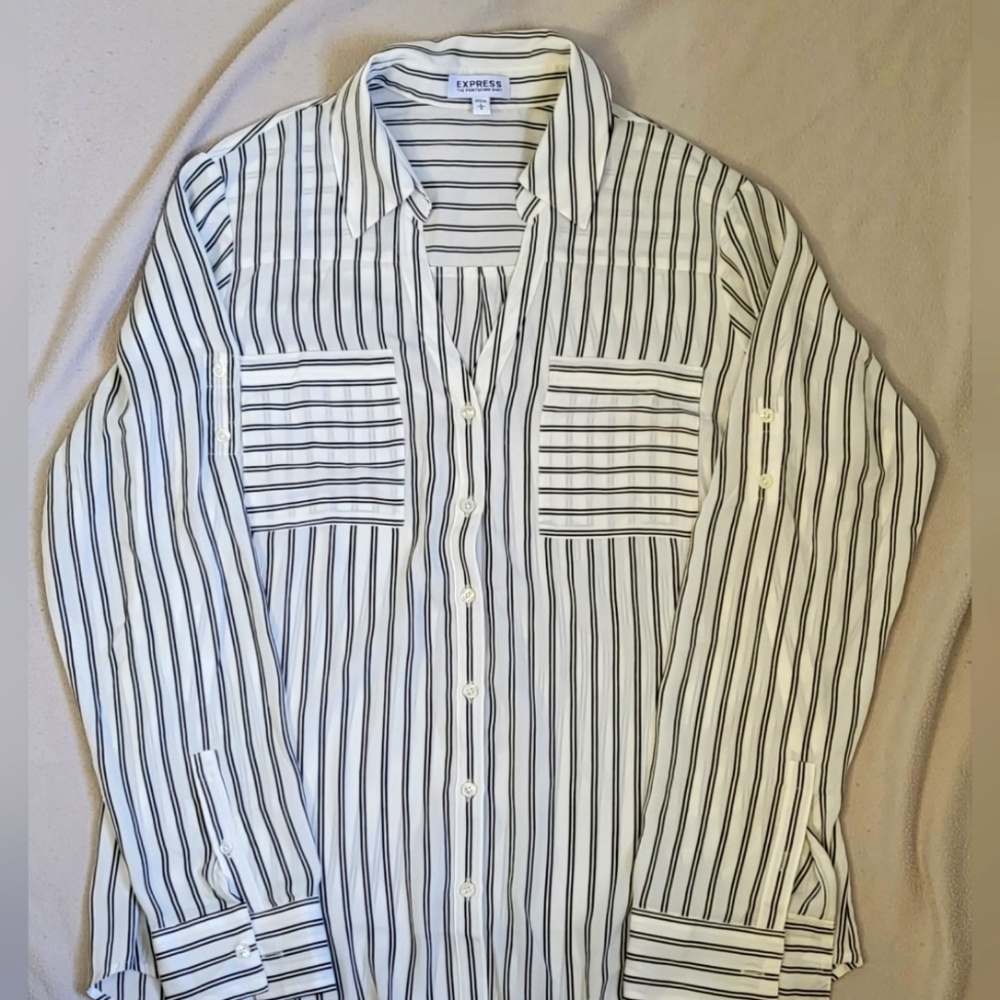 Express Portofino V-neck shirt